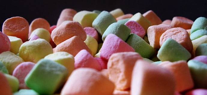 https://eshte-na-zdorovje.ru/cook/photo/American_cuisine/Marshmallows.JPG