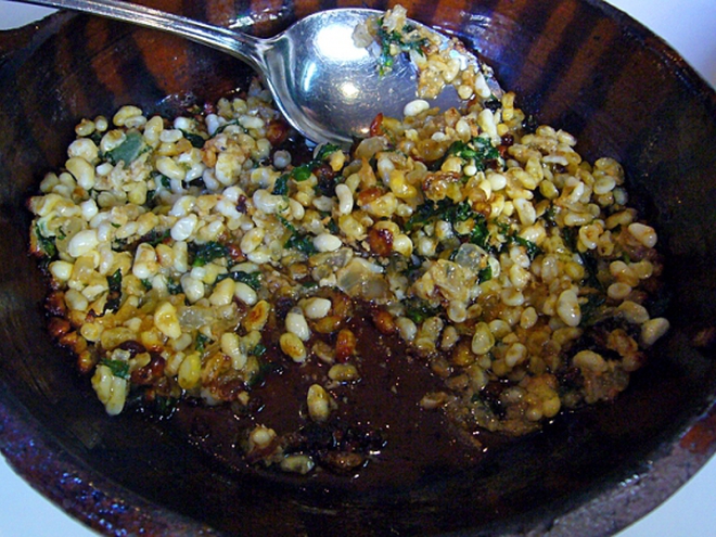 https://eshte-na-zdorovje.ru/cook/photo/Exotic_cuisine/eskamoles.jpg
