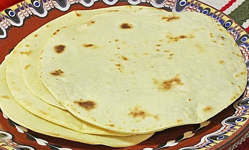 https://eshte-na-zdorovje.ru/cook/photo/Latin-American_cuisine/lepeshka-po-meksikanski-tortilya.jpg