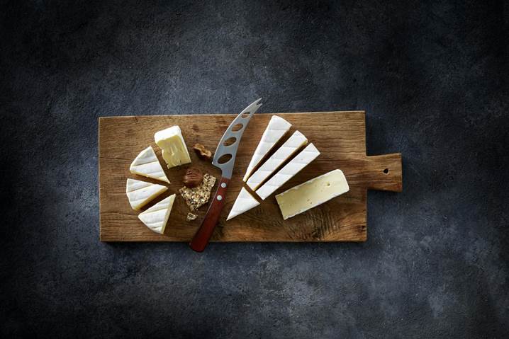 https://cdn.castellocheese.com/globalassets/world-of-cheese/editorial-content/how-to-cut-cheese.jpg