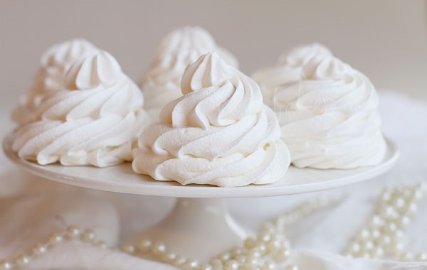https://eshte-na-zdorovje.ru/cook/photo/Pastry/meringhe.jpg